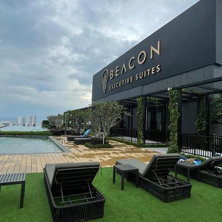 13 Beacon Executive Suites #Rooftoppool #Luxurysuites George Town Eksteriør billede