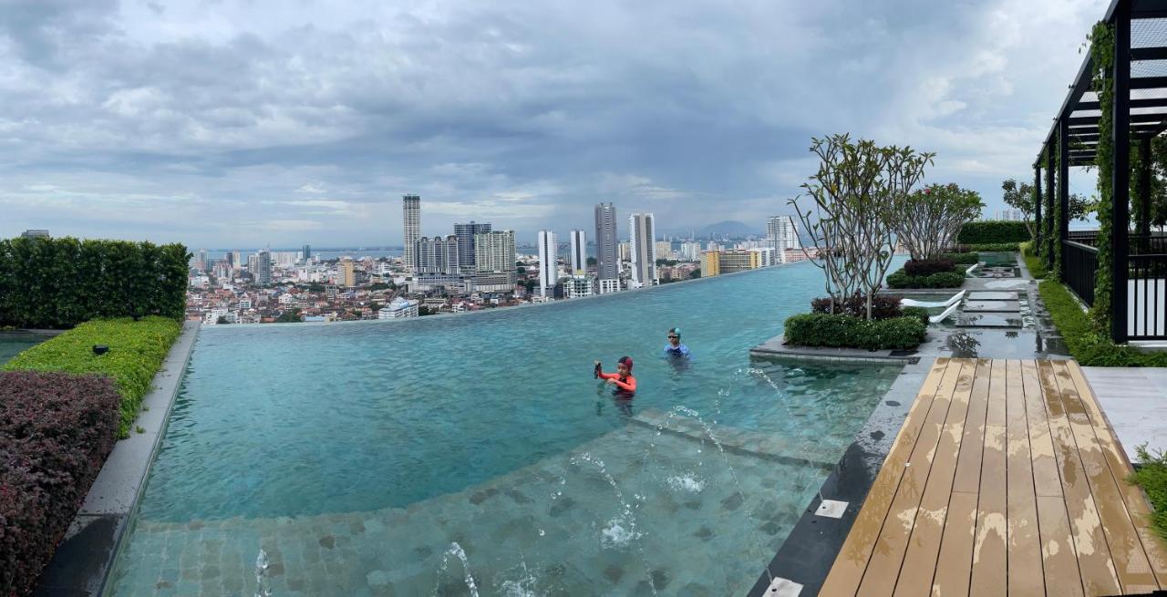 13 Beacon Executive Suites #Rooftoppool #Luxurysuites George Town Eksteriør billede